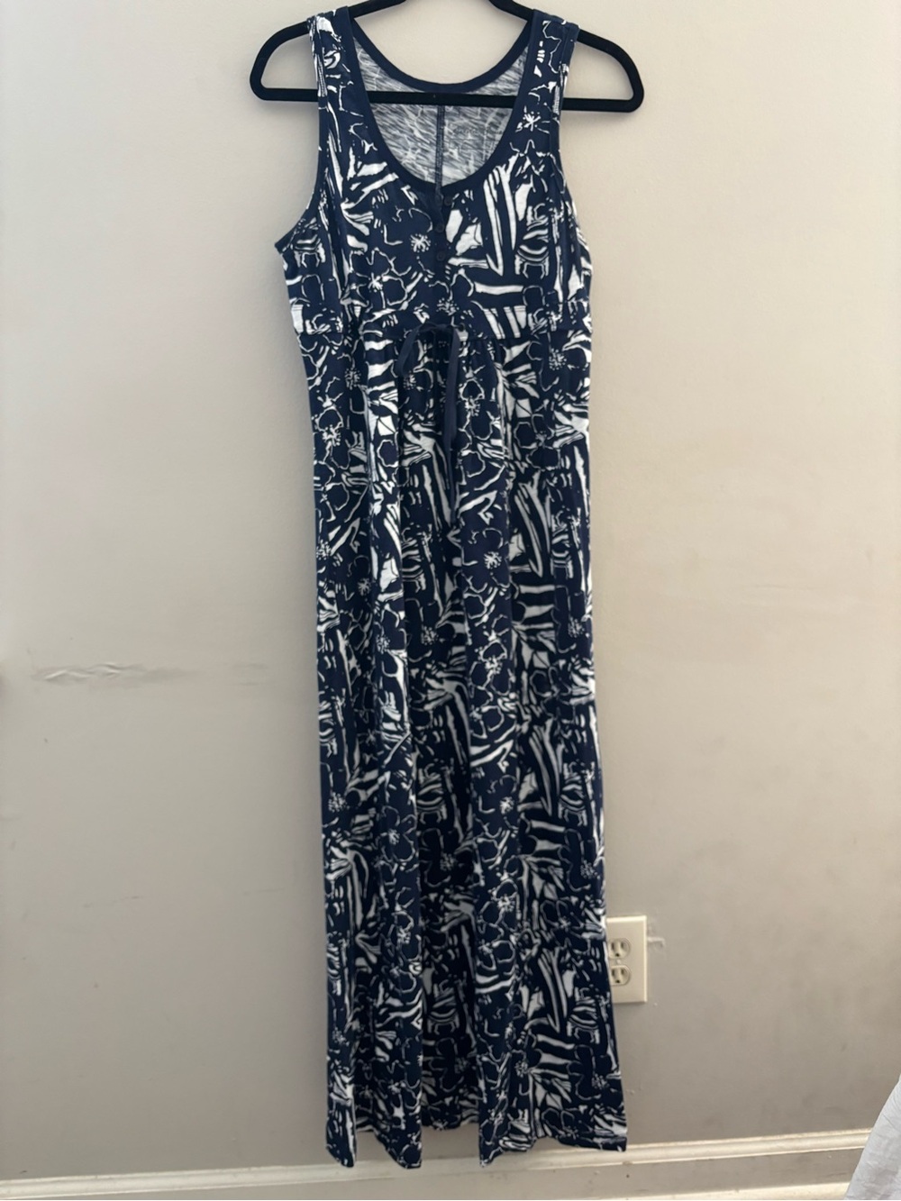Eddie Bauer Women’s NavyandWhite Printed Tank Dress withdrawstring waistSize M
3